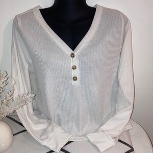 Paper Crane Cream Waffle Knit V-Neck Top with Button Detail Sz small